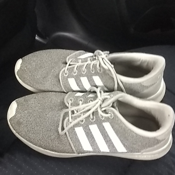 Size eight Adidas shoes - Picture 1 of 3